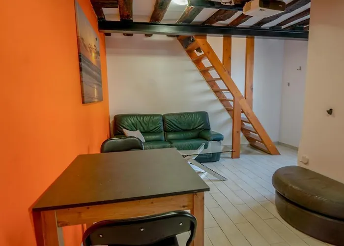 Cosy Smart And Modern Centre アパート
